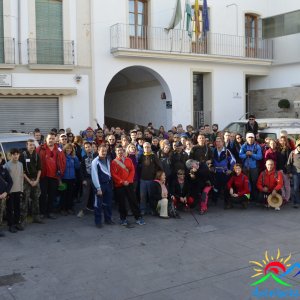 Foto de familia justo antes de empezar y justo después del desayuno con churros 